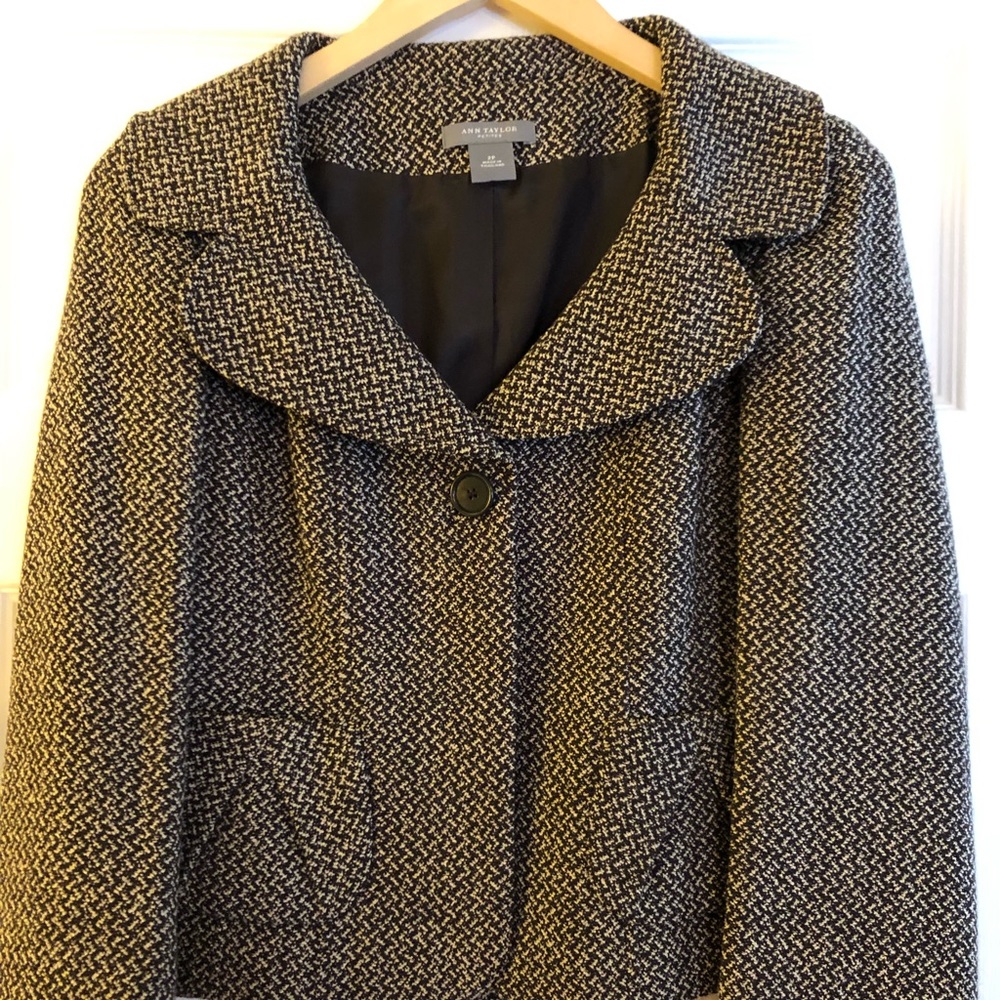 Tweed cropped jacket